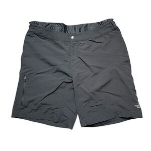 THE NORTH FACE Nylon 8" inseam shorts gray size medium